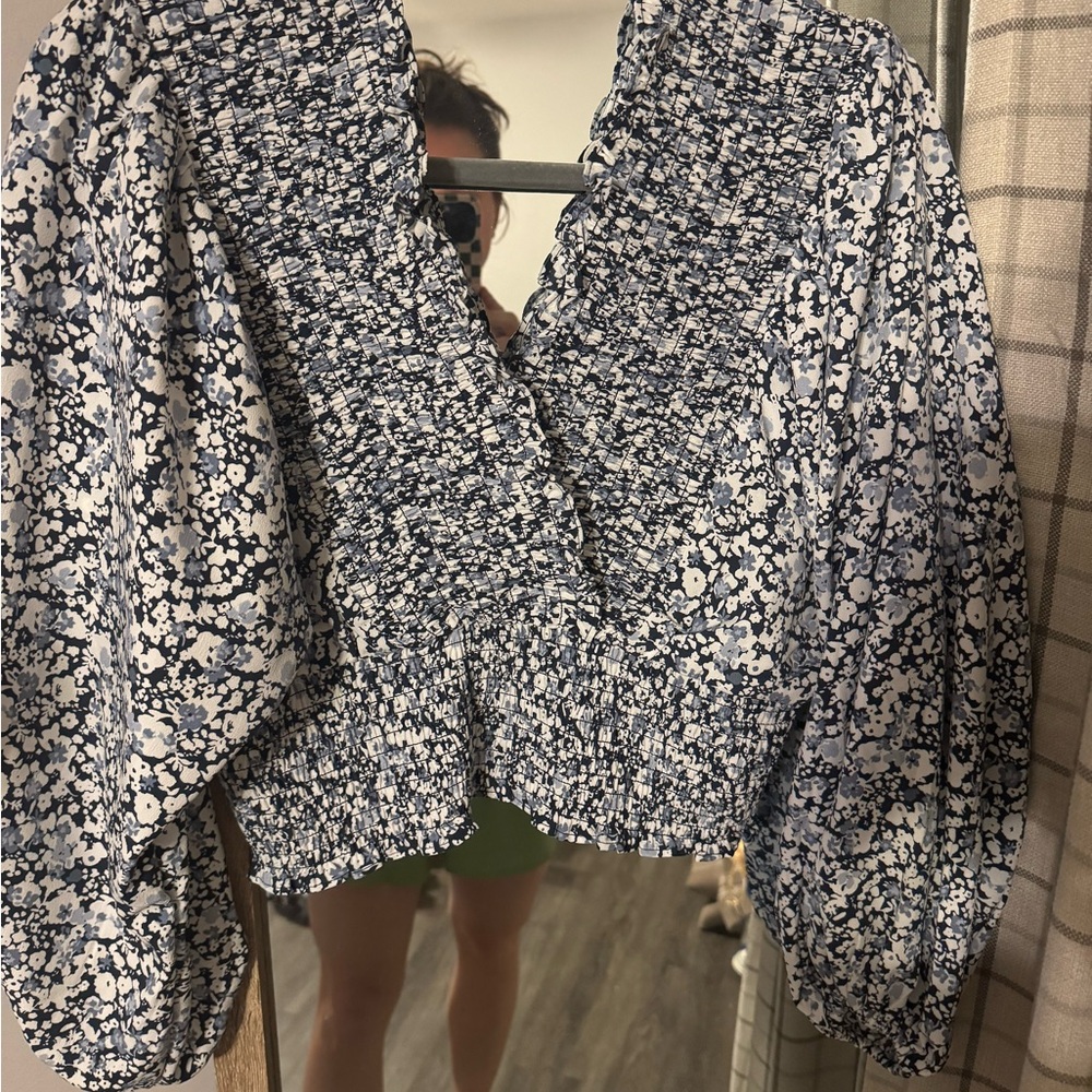 Abercrombie & Fitch Blue and White Smocked V-Neck Floral Top
